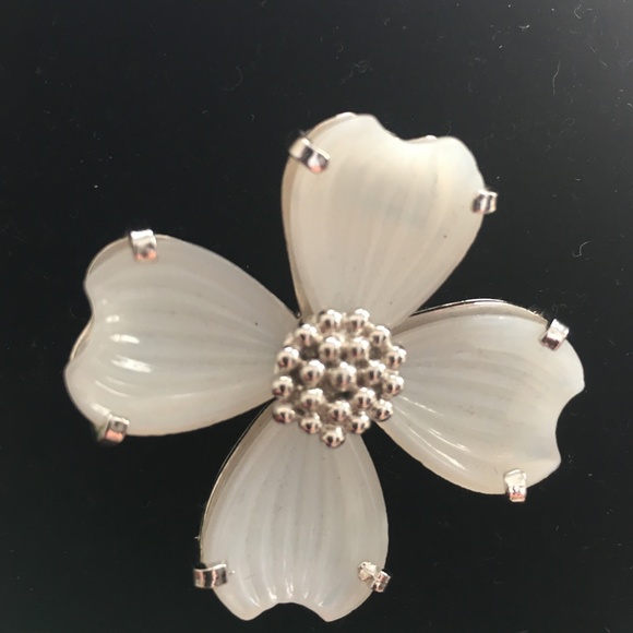 Dogwood Brooch - Picture 2 of 2